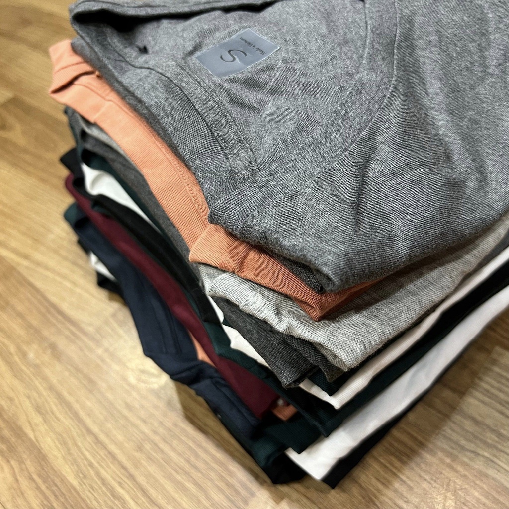 ÁO THUN NAM CỔ TIM UNIQLO