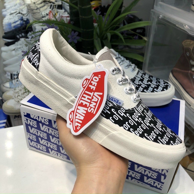 Giày sneaker vans chữ đen trắng