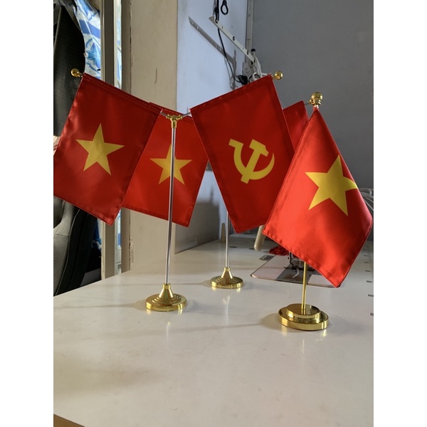 1 bộ CỜ KÝ KẾT ĐỂ BÀN 2 cán