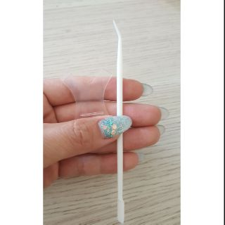 Que và lược uốn mi