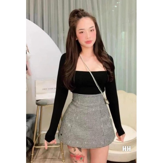 Váy quần ngắn FOREVER21 form A vải cotton dệt mềm caro trắng đen thêu con ong