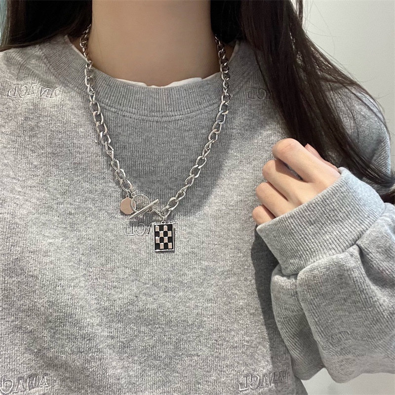 [Augustcloth | AugustJewelry] Dây chuyền/ vòng cổ hợp kim bản dây dày có mặt caro phong cách Hàn Quốc