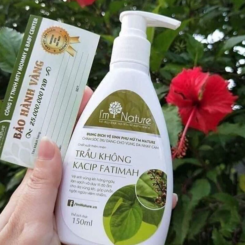 Dung Dịch Vệ Sinh Phụ Nữ Trầu Không 150ml