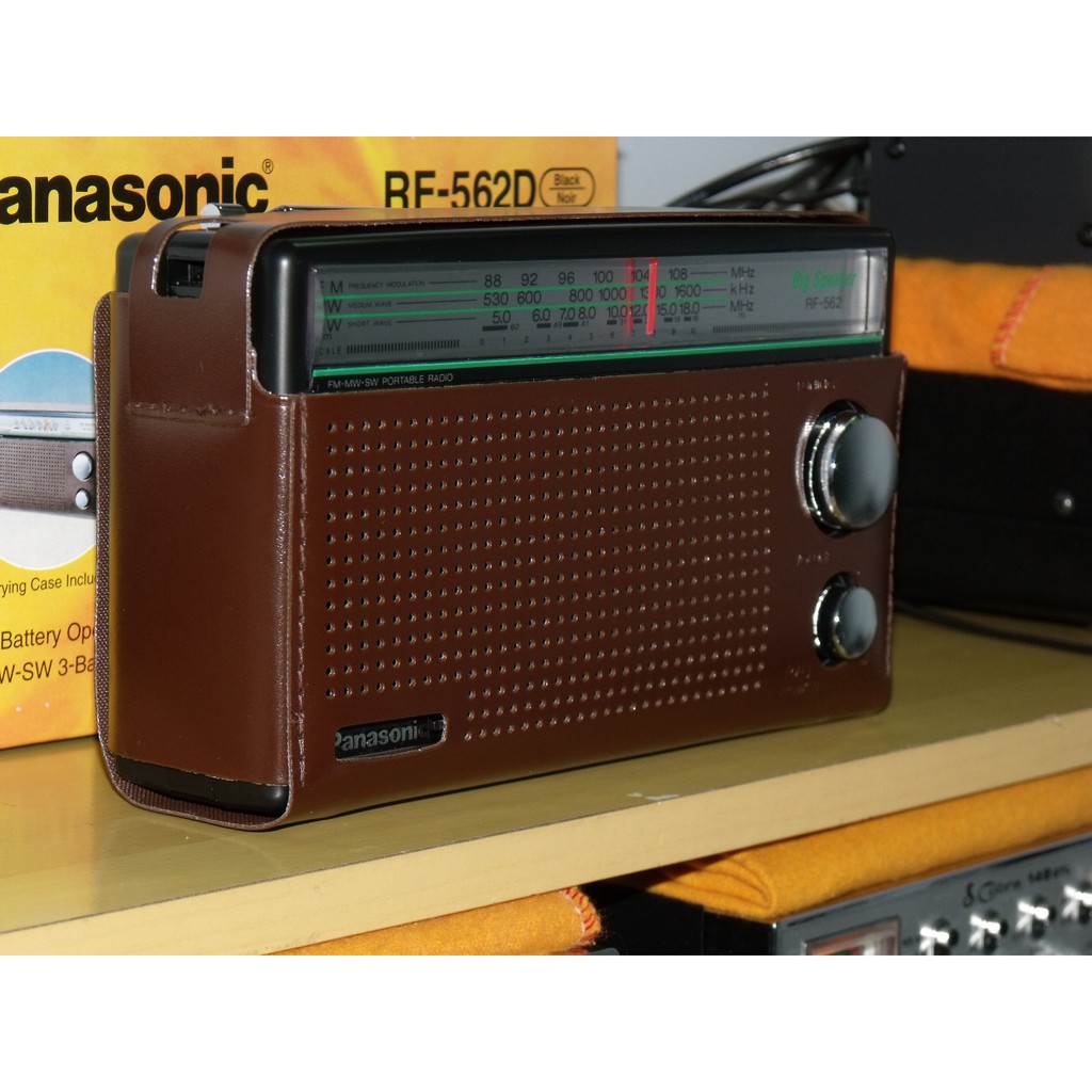 ĐÀI RADIO PIN ĐẠI CHUẨN PANASONIC RF-562DD ( AM/ FM/ SW)