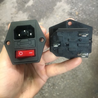 Ổ nguồn có công tắc kèm cầu chì