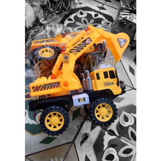 Cẩu múc màu vàng siêu to ,cẩu công trình