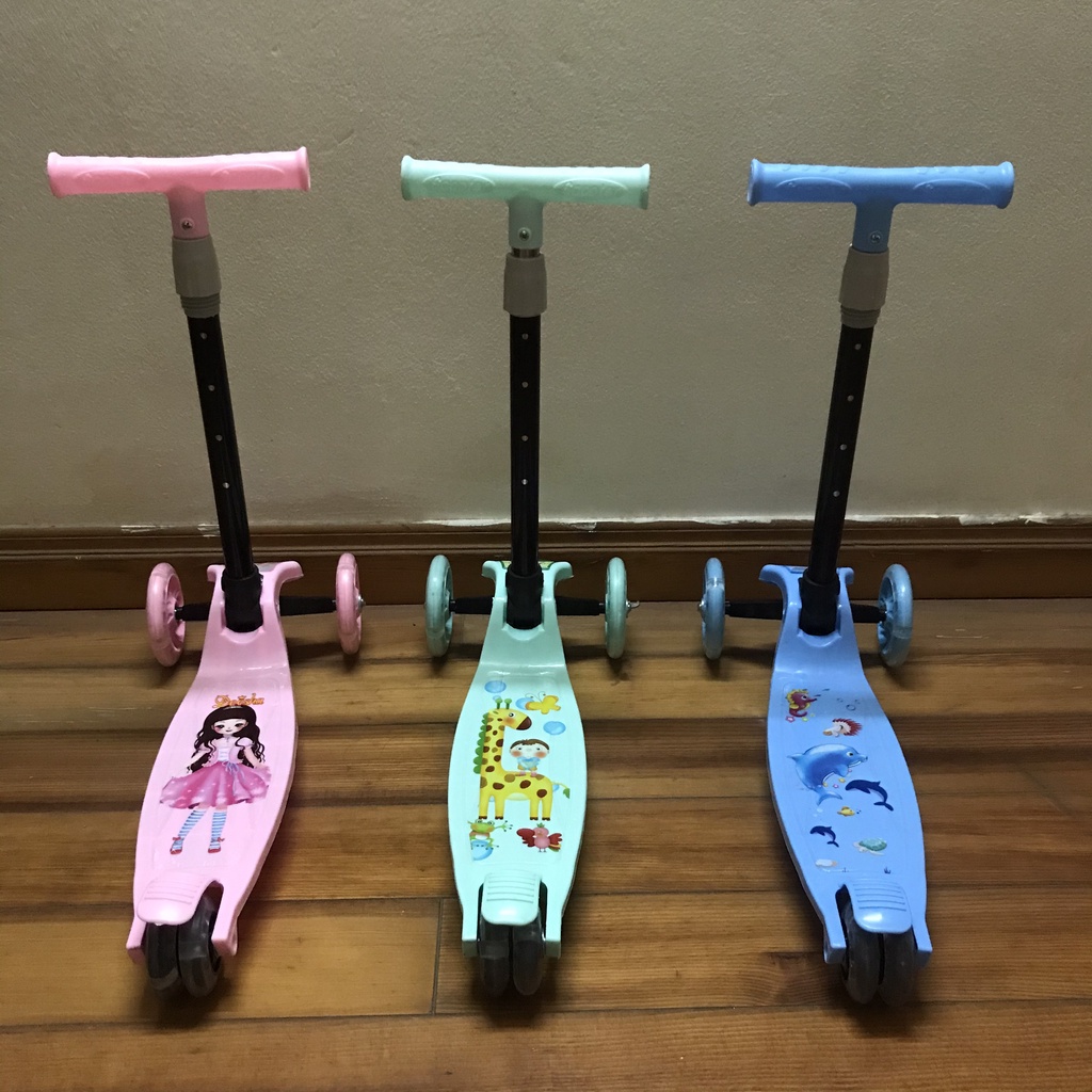 XE TRƯỢT SCOOTER MẪU 02 MỚI CÓ BÁNH XE PHÁT SÁNG MỚI, HÌNH NGỘ NGHĨNH, CHO BÉ TỪ 2-8 TUỔI