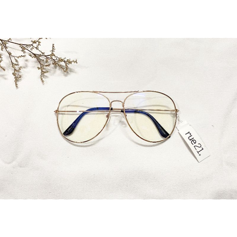 Kính Rue 21 xước giảm còn 160k chuẩn auth có mail mua hàng