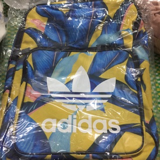 Ba lo adi das hàng xuất