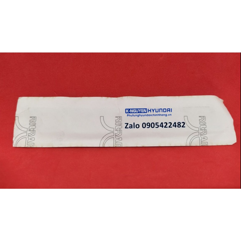 Logo chữ nổi "deluxe" dùng chung cho xe Kia