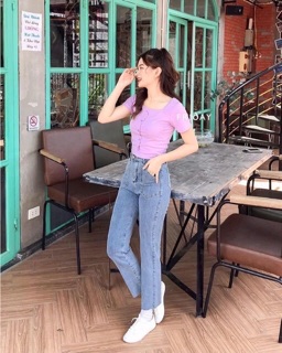 Quần jeans cạp cao ống đứng