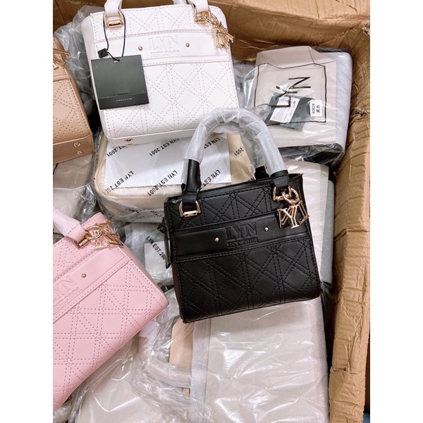 𝐓𝐮́𝐢 lyn tay cầm ô trám