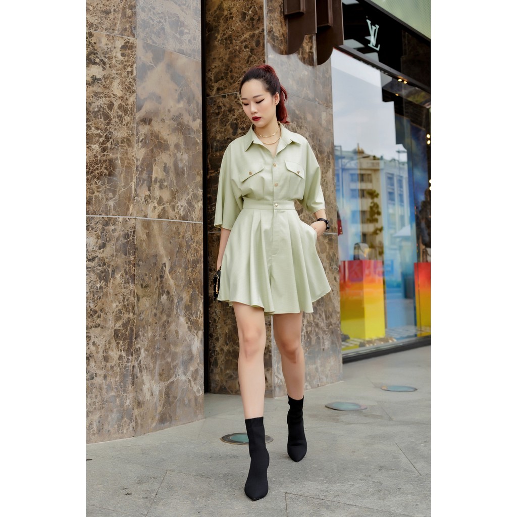 Playsuit form rộng màu xanh cốm vải cashmere Gunich
