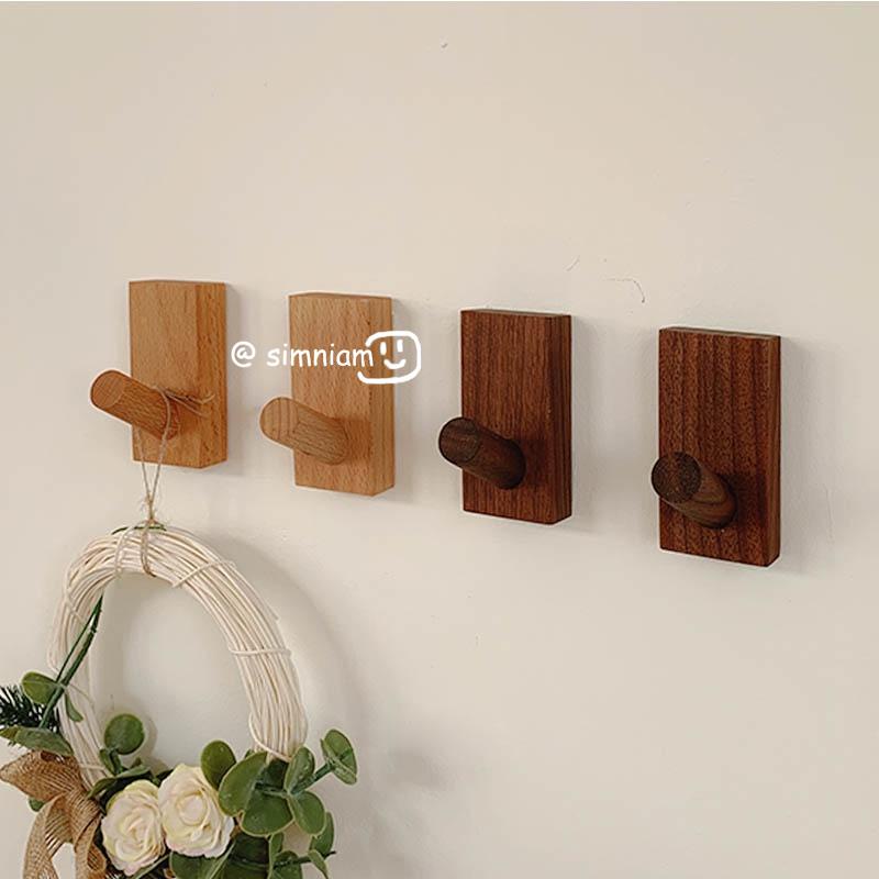 Đơn giản móc gỗ rắn chắc chắn không có móc treo tường retro treo tường nhà hàng treo tường gỗ sồi Nhật Bản treo tường hiên nhà kiểu Bắc Âu móc treo trang trí móc treo
