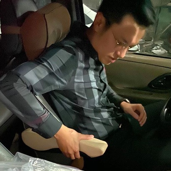 Thanh tỳ  tay gấp gọn dùng cho mọi loại xe hơi