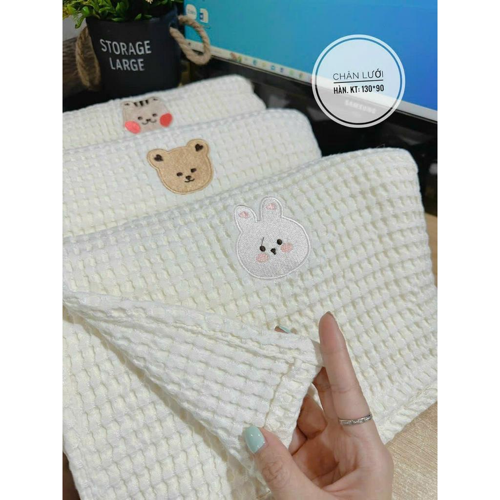 Chăn thêu lưới tổ ong chống ngạt cho bé, mềm mịn thoáng mát, chất liệu 100% sợi tre an toàn cho bé