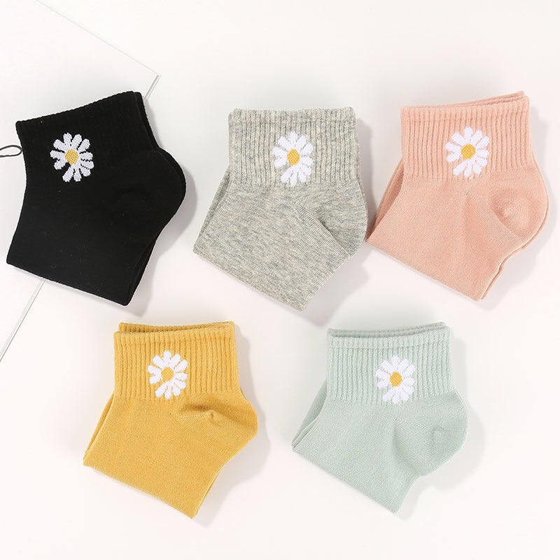 Combo 3 đôi tất hoa cúc màu ngẫu nhiên