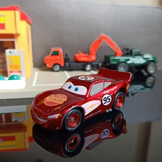 Mô hình TOMICA MCqueen 2010