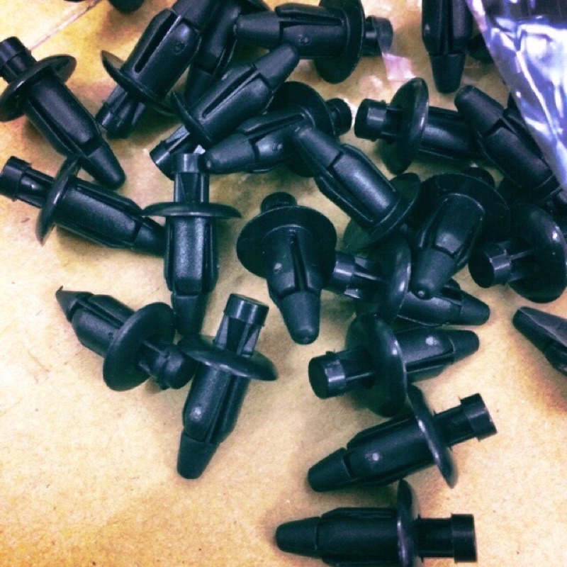 Nút ốc nhấn nhựa dàn áo Vario 125/ Click 125/ AB 125 / FUTURE / LEAD125 / SH MODE / PCX /VISION2014 /SHVN 2012/SHVN 2017