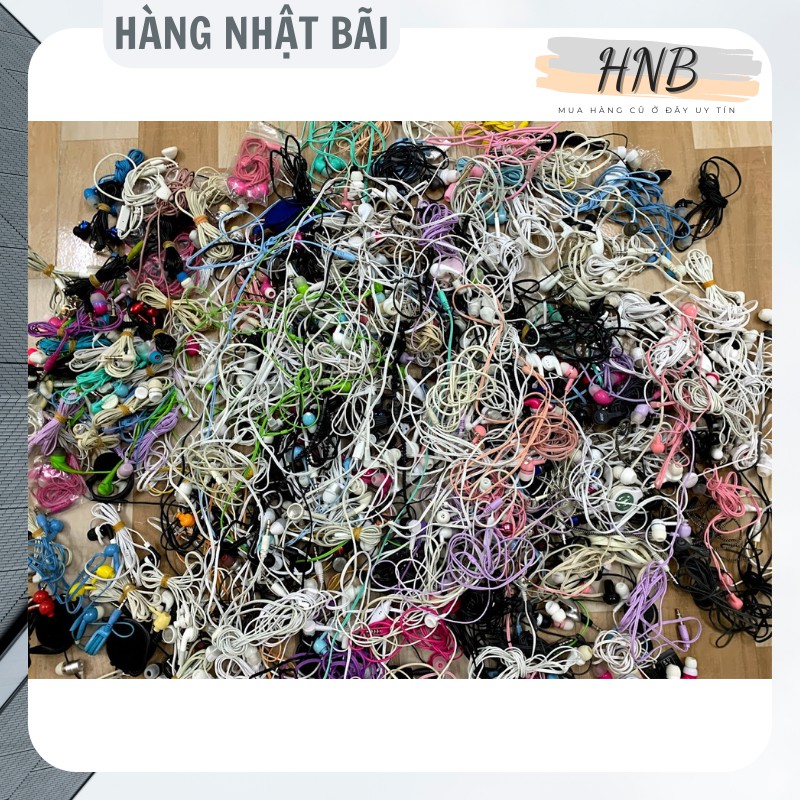 Tai nghe 2hand được bày bán trong siêu thị Nhật Bản