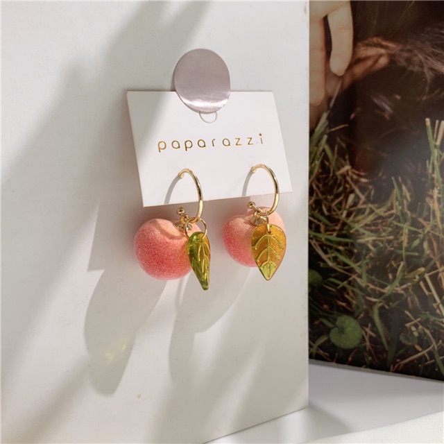 Khuyên tai trái đào cute