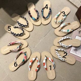 Dép tông đi biển họa tiết xinh xắn