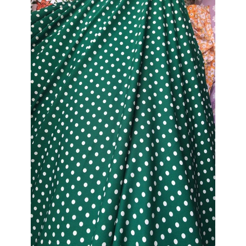 Vải Lụa mango cao cấp chấm bi trắng nền xanh, vải có độ co giãn nhẹ, giặt máy ko xù, ko nhăn. May áo dài, váy đầm...