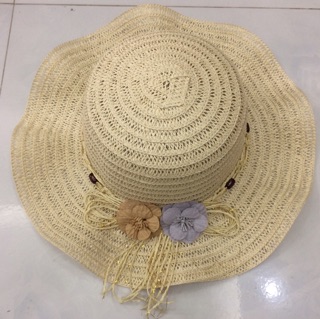 Mũ tiểu thư,mũ đi biển cho chị e phụ nữ nè