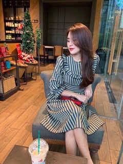 Đầm sọc bèo nhún eo