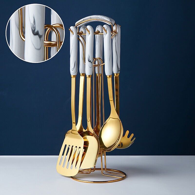 Đồ Dùng Nhà Bếp - Bộ Treo Môi Mạ Vàng Siêu Xịn Gồm 6 Dụng Cụ Nấu Ăn Và Giá Treo Muôi Thìa