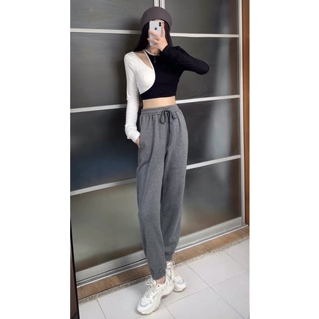 Áo croptop tay dài phối đen trắng