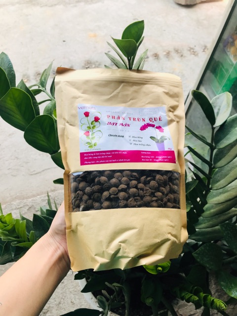 Phân Trùn Quế hạt mận Venut chuyên dùng cho hoa Lan, hoa hồng, hoa cảnh (1kg)