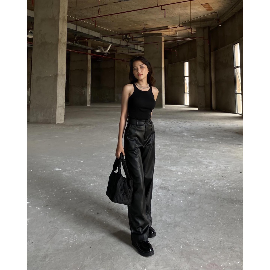 Quần da dài, màu đen, thiết kế cài nút, form đứng, ống suông dài, là min - BLACK LEATHER TROUSERS