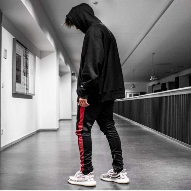 Siêu phẩm Track pants (sọc trắng/đỏ)