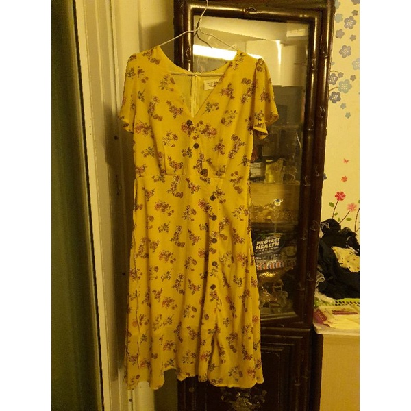 Thanh lí váy của tailor boutique