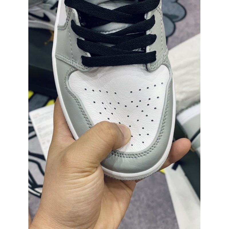 [AGsneaker] Giày thể thao cổ cao mid màu xám trắng chân bè fit lên 1 size... | BigBuy360 - bigbuy360.vn