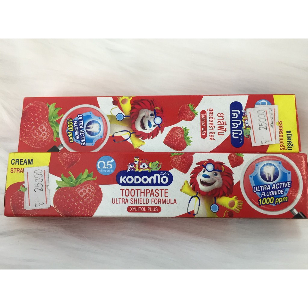 Kem đánh răng trẻ em Kodomo 40g Thái Lan hương dâu