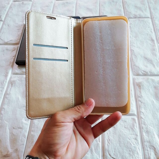 Bao da Samsung J4 + và J4 plus có ngăn để thể