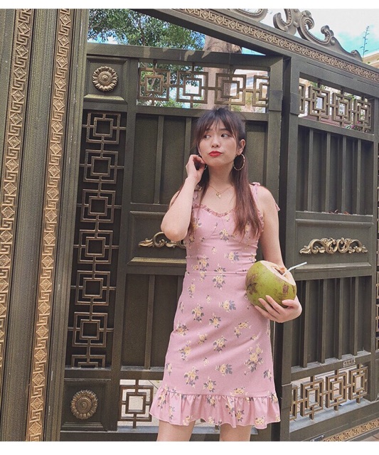Váy hai dây họa tiết hoa hồng chất lụa - LOVI SHOP