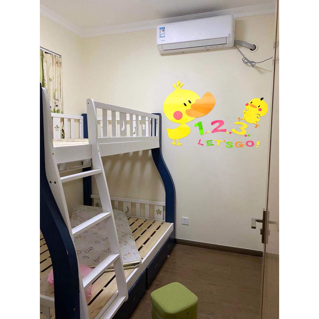 Tranh dán tường mica 3d decor khổ lớn chú vịt con trang trí mầm non, phòng cho bé Nhiều Size - EPeBen