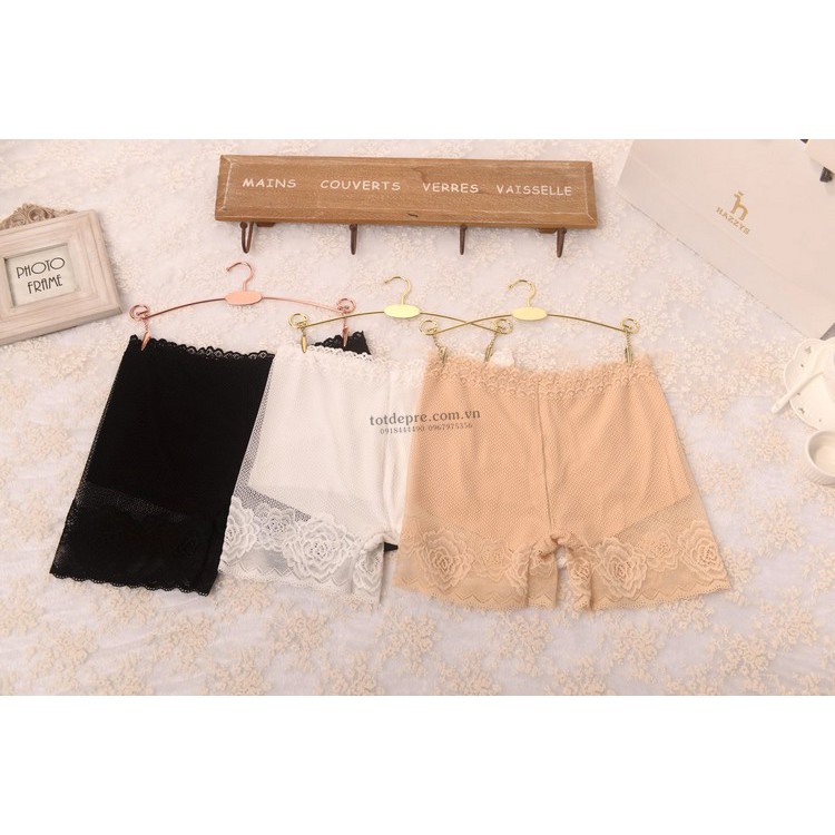 Quần mặc trong váy chất ren họa tiết hoa hồng