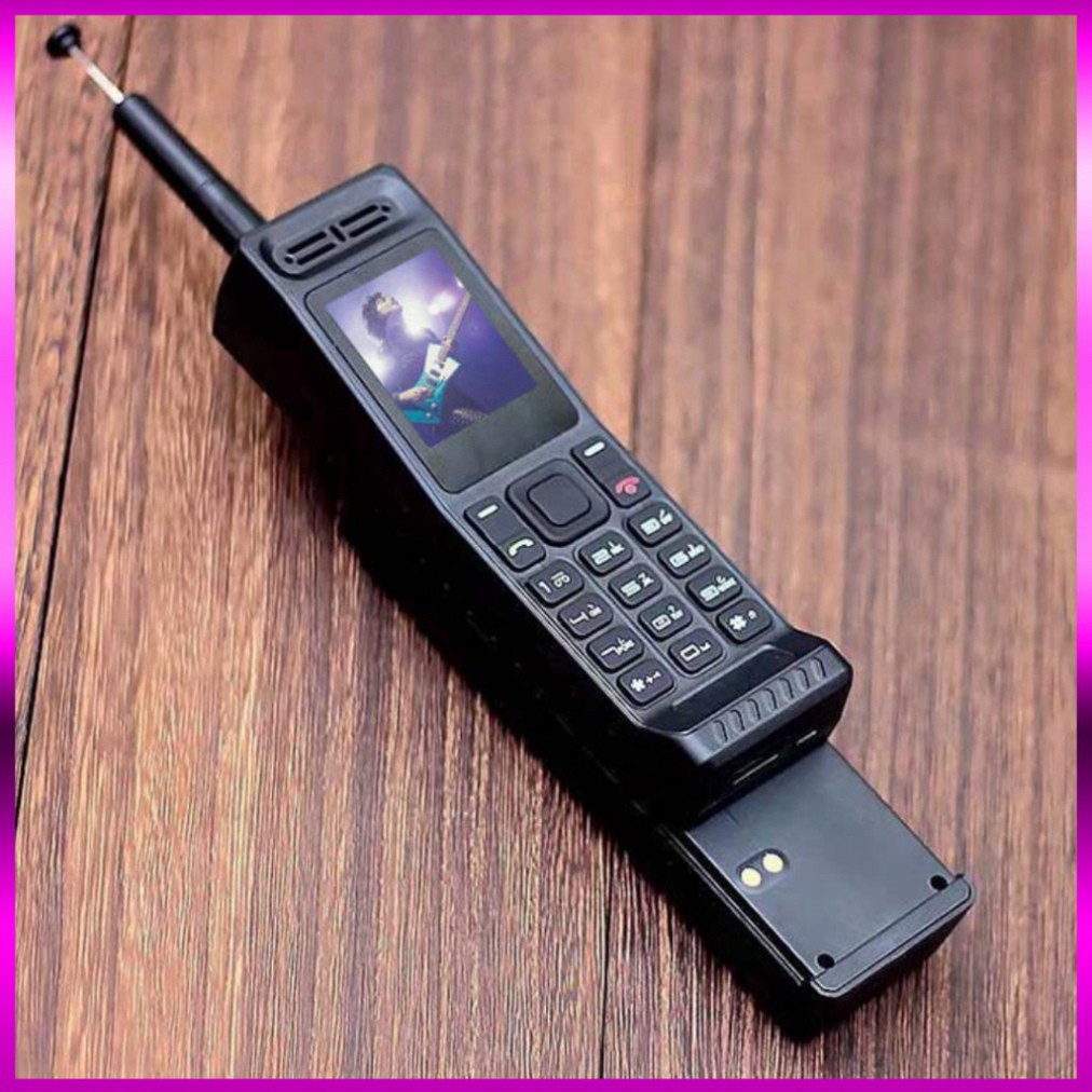 RẺ NHÂT THỊ TRUONG Điện Thoại 4 Sim Pin Khủng Retro Telephone W2 Sạc cho Smartphone giả giọng nói RẺ NHÂT THỊ TRUONG