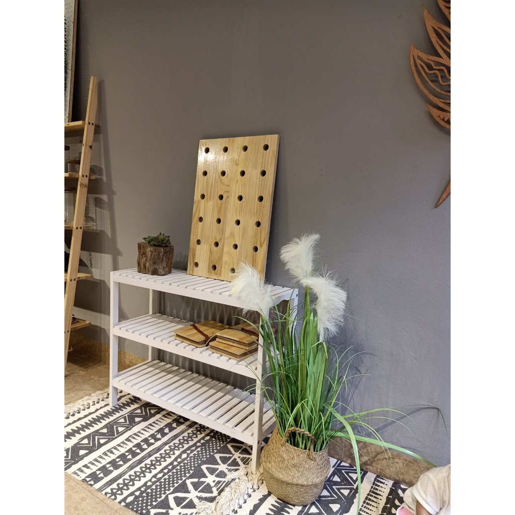 PEGBOARD MÀU GỖ - BẢNG CHỐT GỖ TREO TƯỜNG GIÁ TẠI XƯỞNG