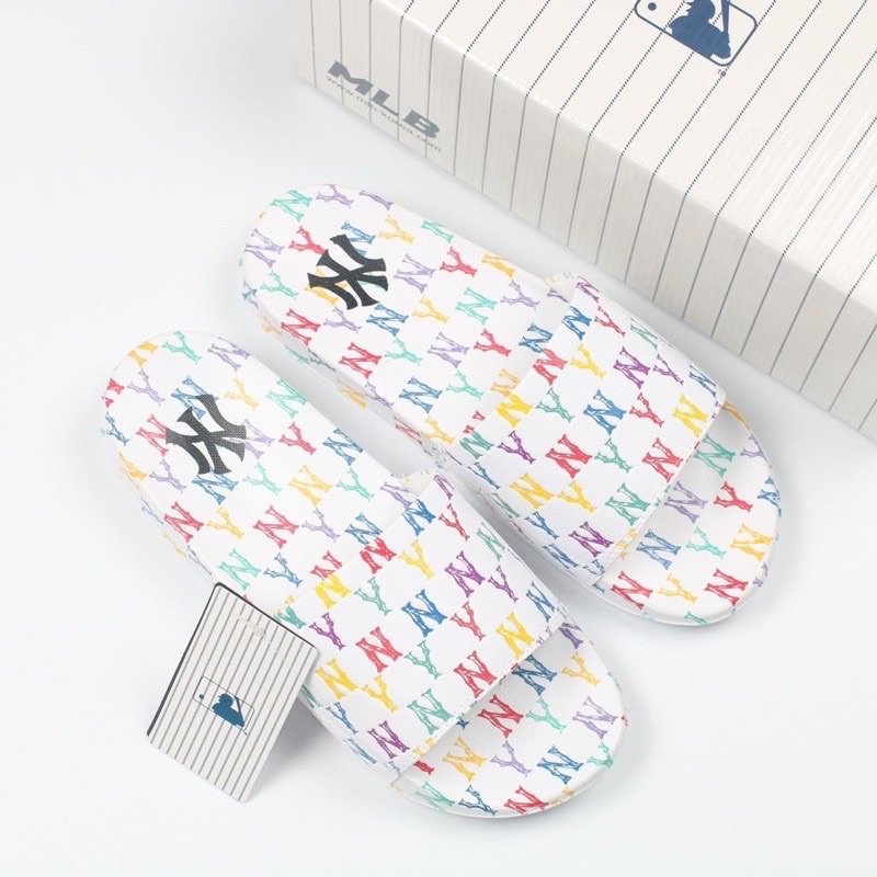 Dép Mickey ss2021 2 màu đen-trắng size nam-nữ hàng 1:1