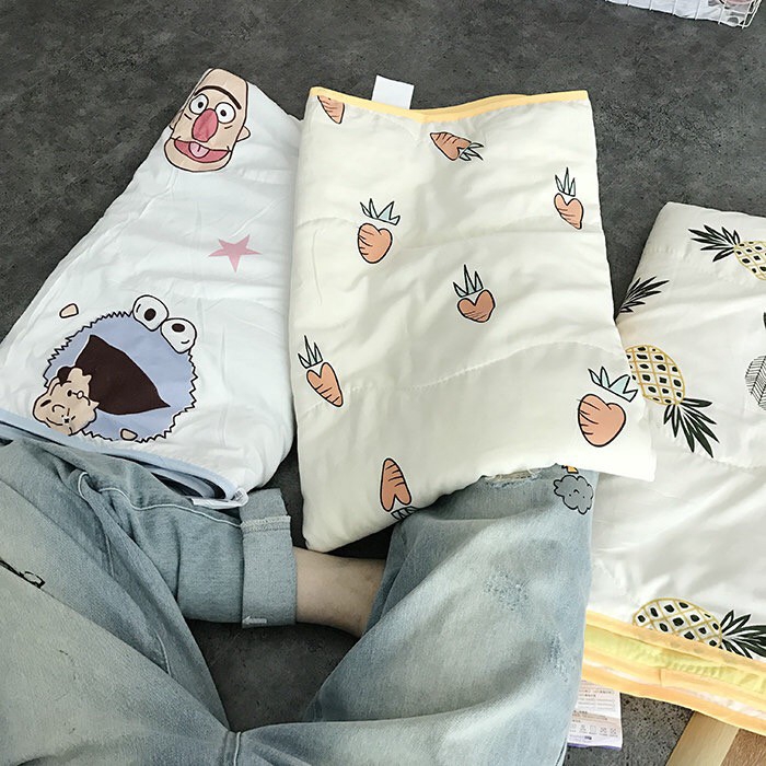 （24h delivery）W&amp;G Summer personality carrot pineapple cartoon air conditioner is thin quilt nap