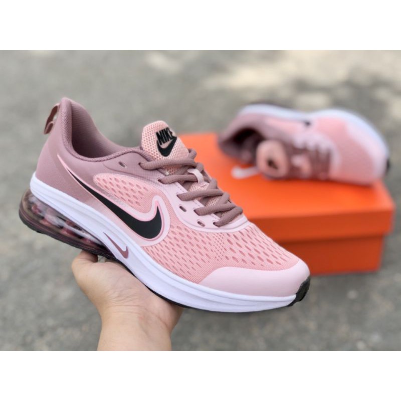 Giày Nike Hồng dành cho bạn thích màu hồng nha.