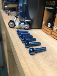 Óc titanium gr5 5li 2 phân giá 1 con