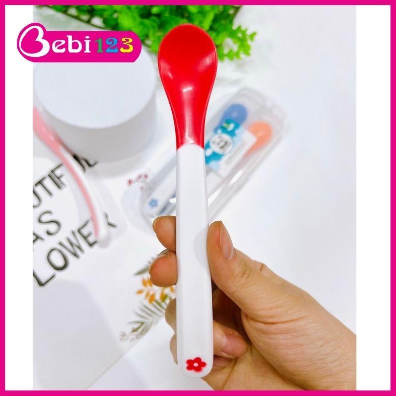 Hộp 2 muỗng, thìa ăn dặm báo nóng Baby Panda cho bé