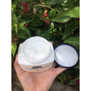 Kem Dưỡng Ẩm Vitamin E Redwin Úc 300gr