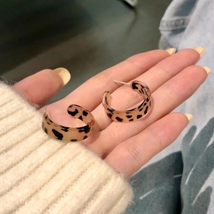 Bông tai nhựa da báo cá tính, phụ kiện trang sức Filibra - TS012